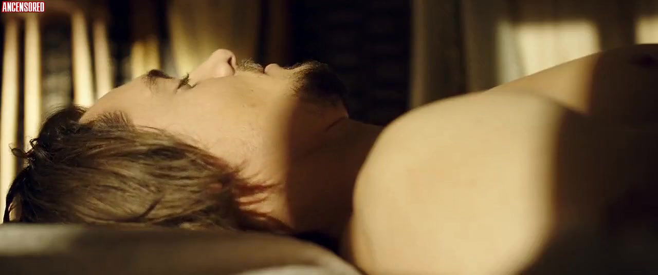 Allison Williams – horizon line