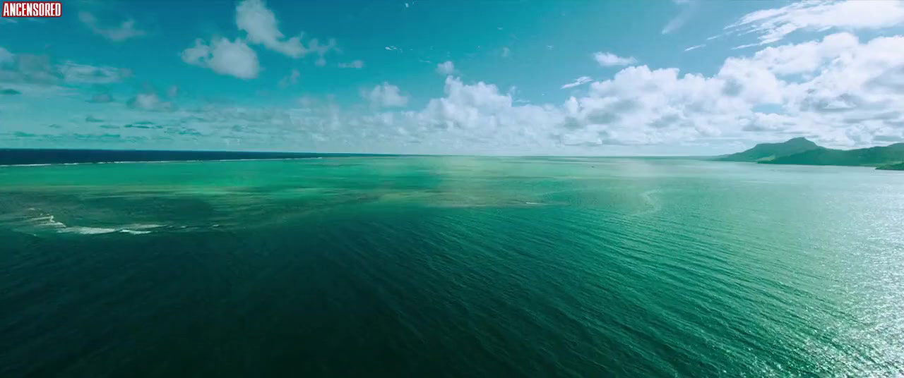 Allison Williams – horizon line