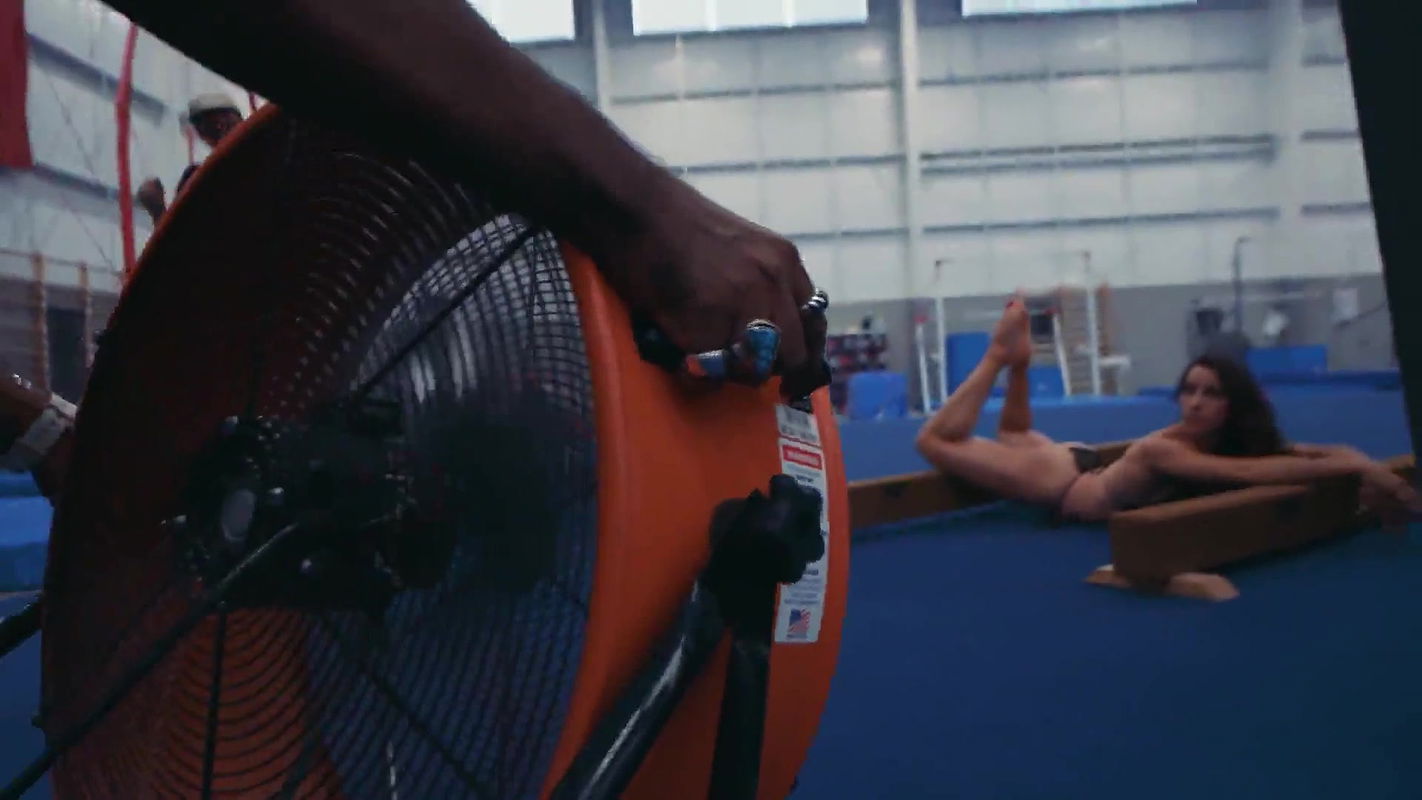 aly raisman – sports illustrated swimsuit 2017