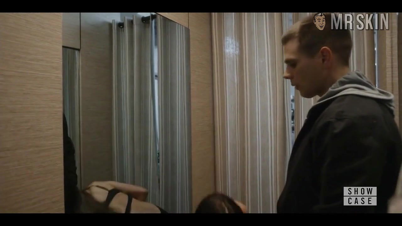 alyssa lynch – Travelers