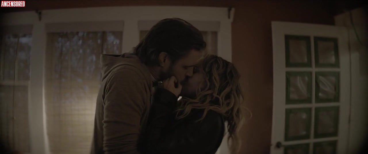 Alyssa Milano – brazen