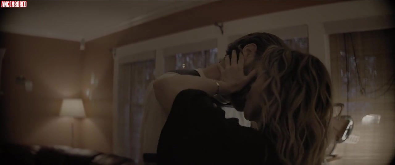 Alyssa Milano – brazen