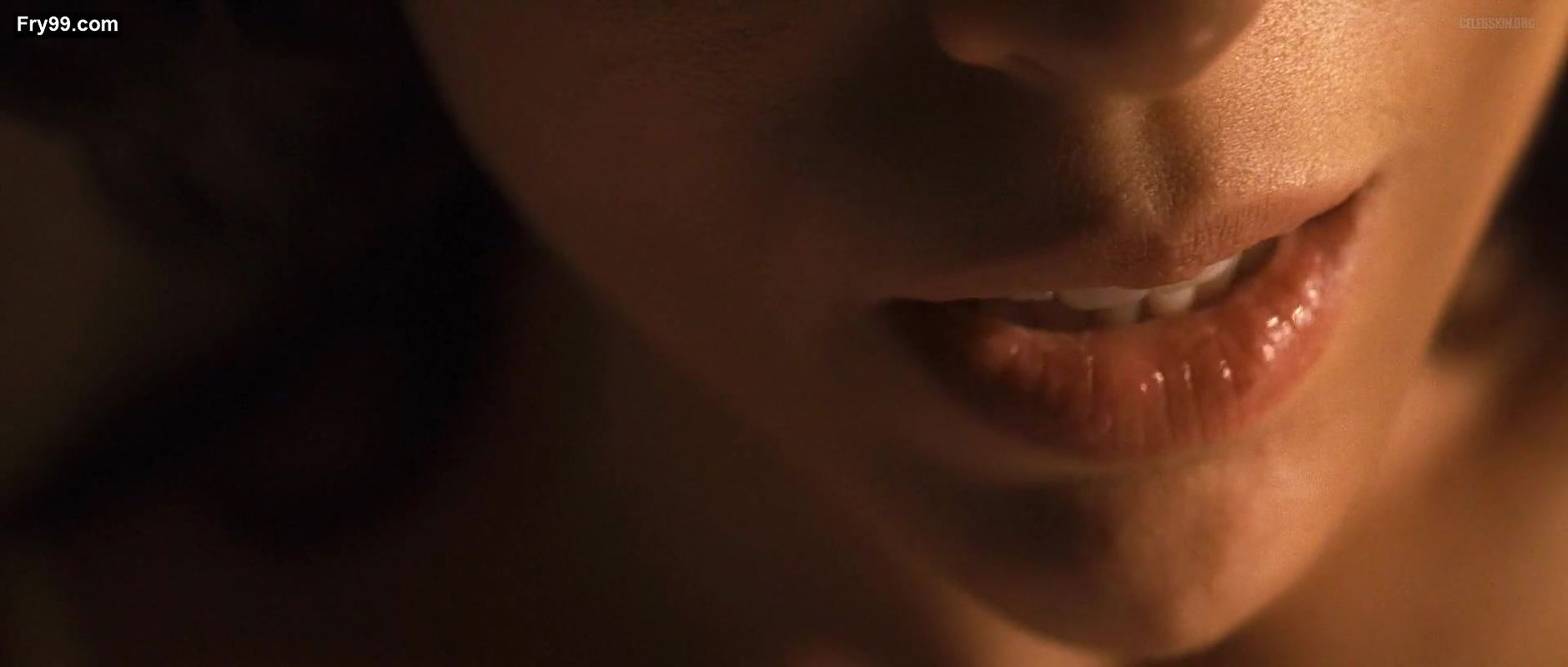 Alyssa Milano – Pathology