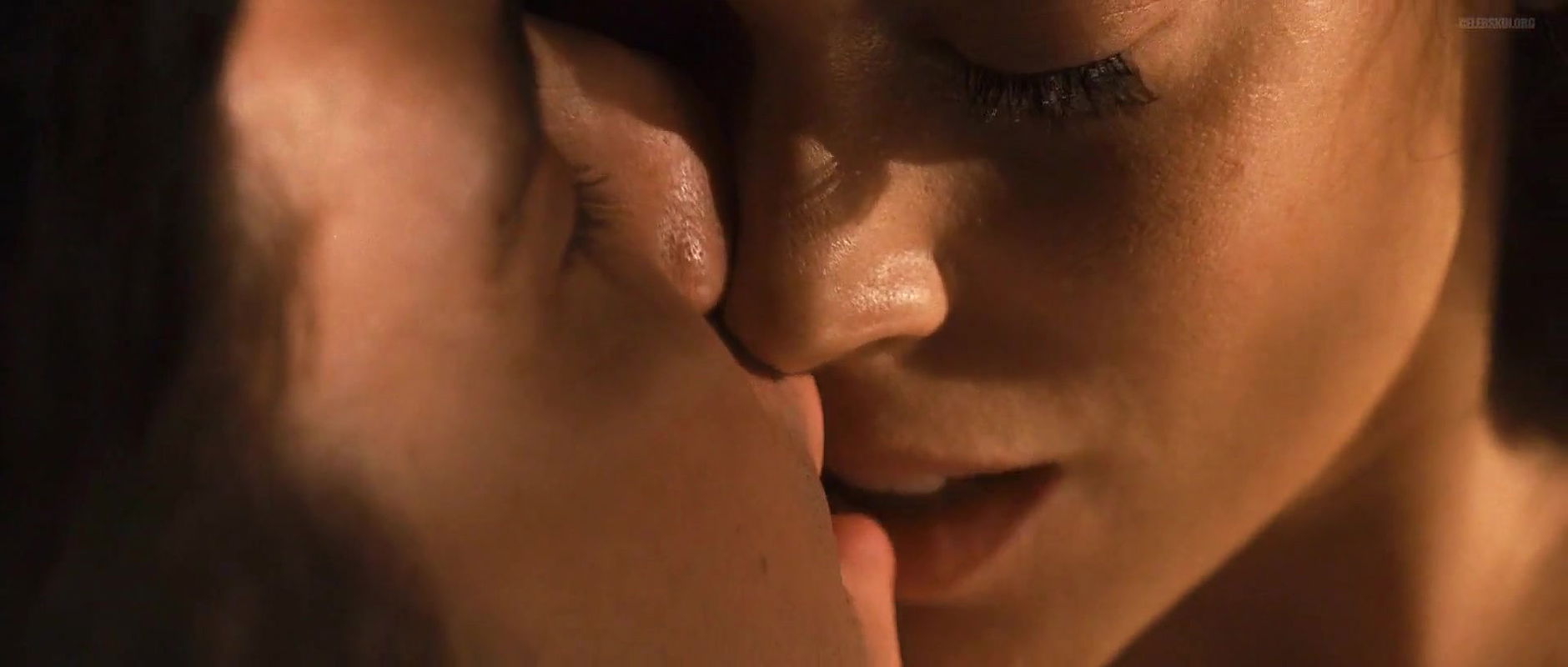 Alyssa Milano – Pathology