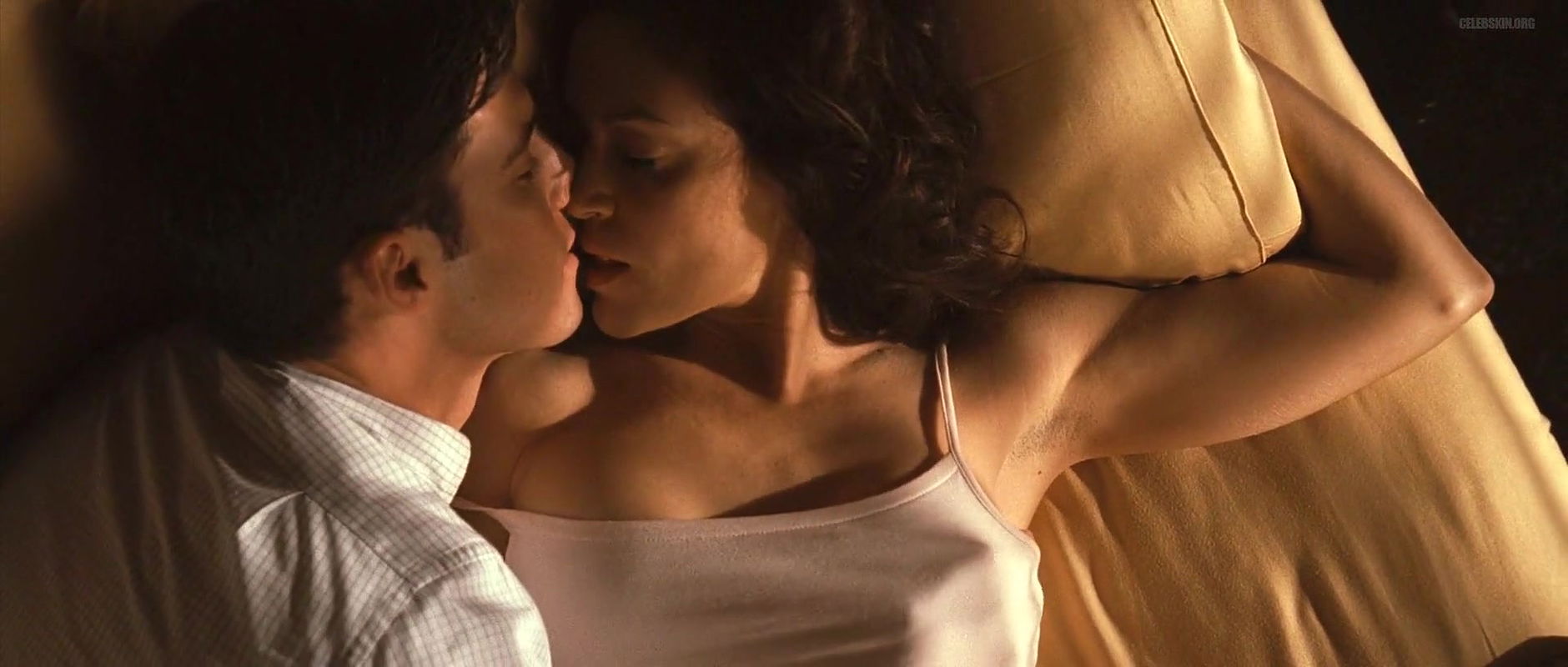 Alyssa Milano – Pathology