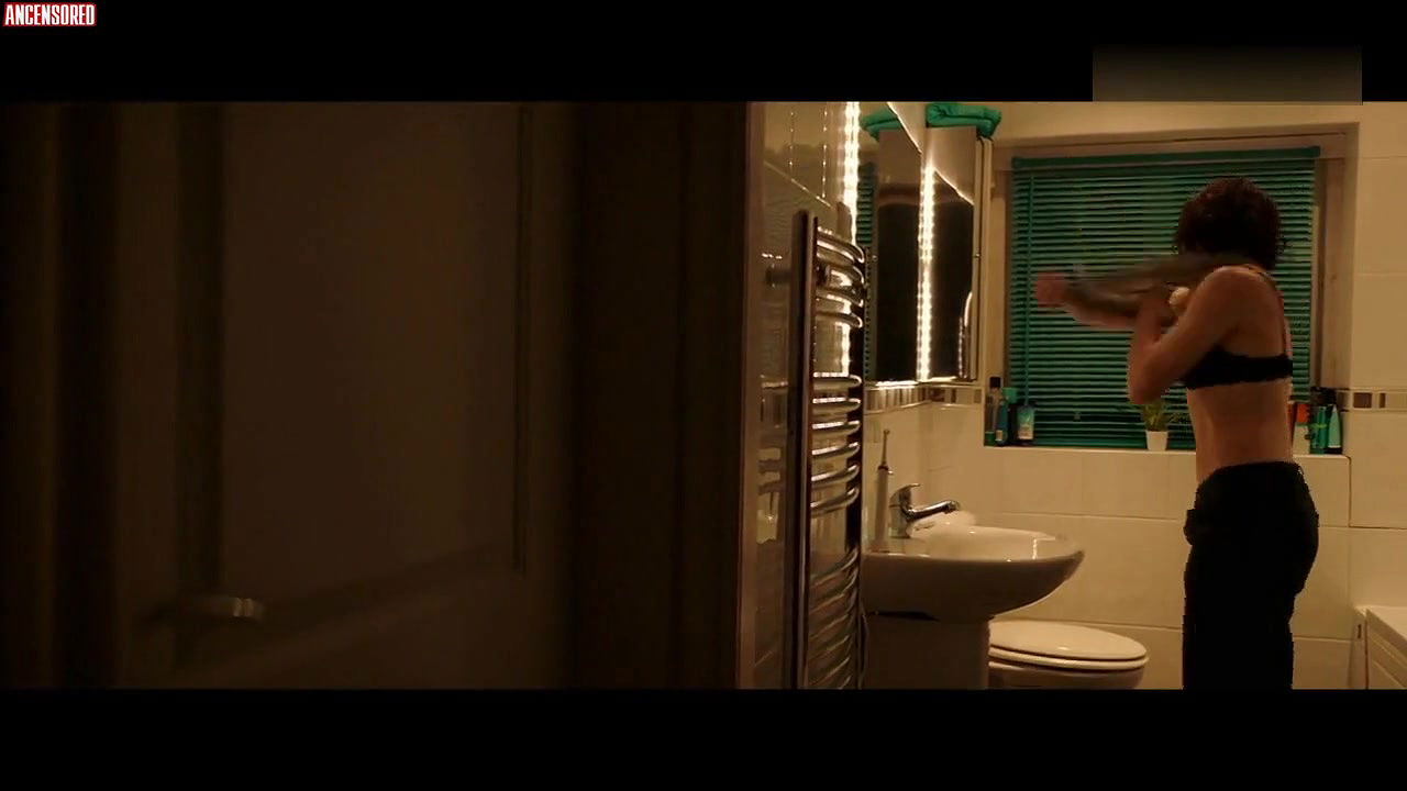 Amanda Abbington – safe