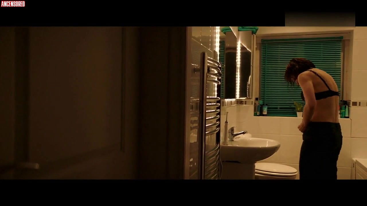 Amanda Abbington – safe