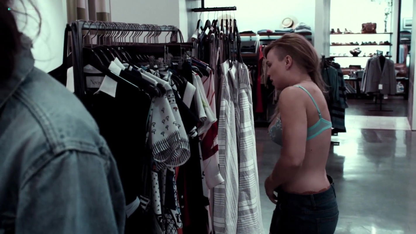 Amanda Fuller – fashionista