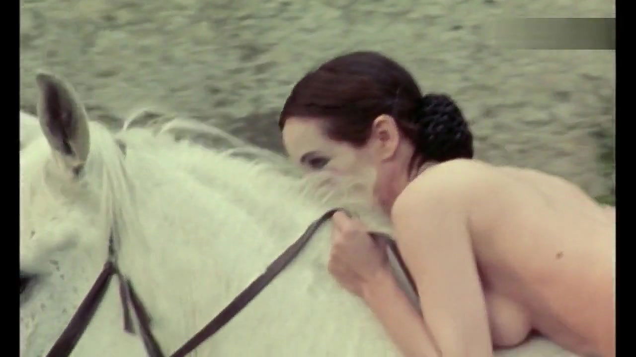 Amanda Plummer – 8