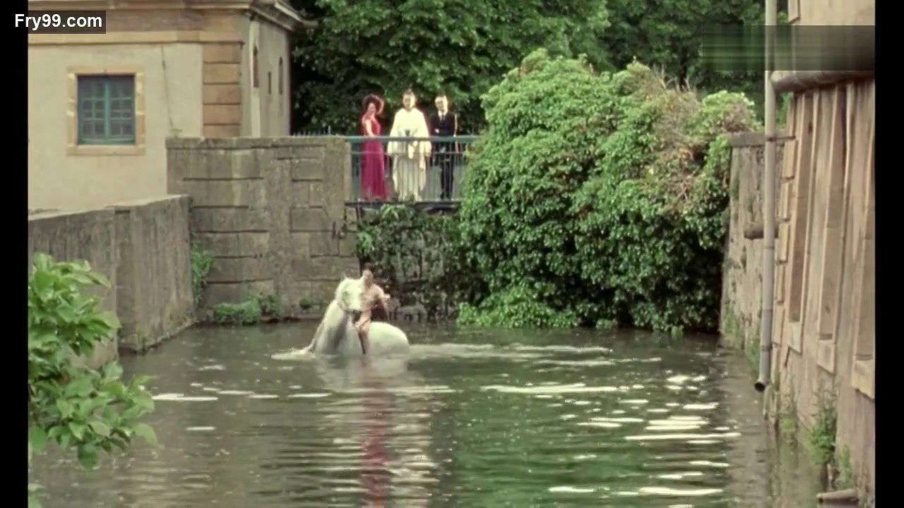 Amanda Plummer – 8