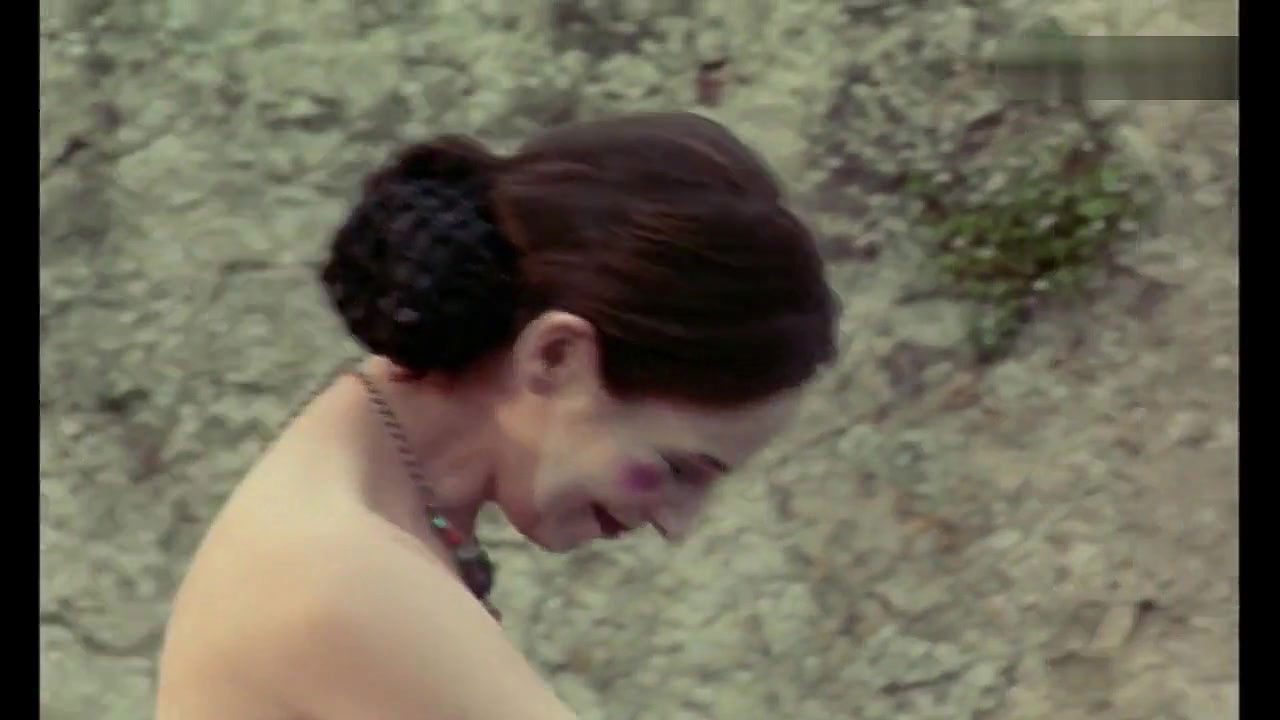 Amanda Plummer – 8