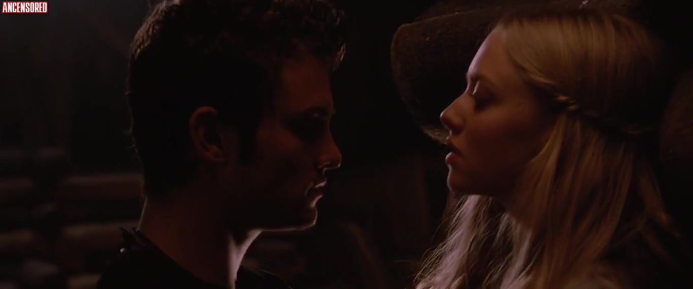 Amanda Seyfried – Red Riding Hood 2011