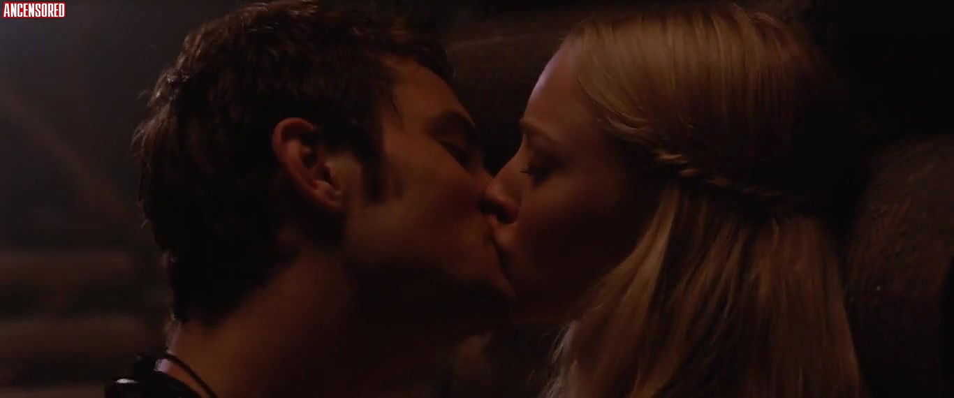 Amanda Seyfried – Red Riding Hood 2011