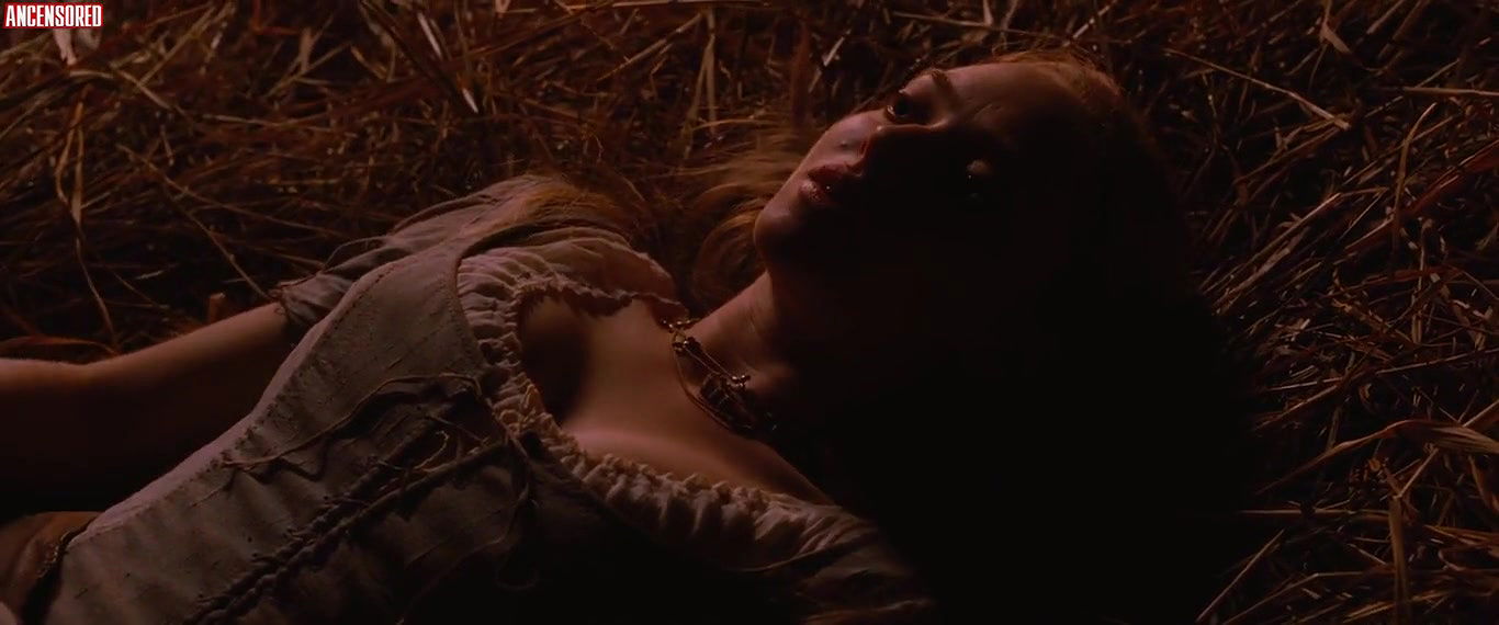 Amanda Seyfried – Red Riding Hood 2011