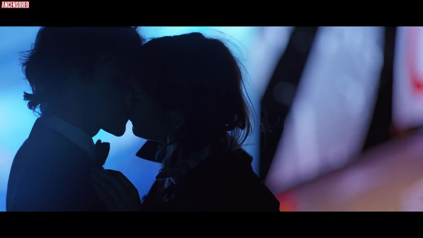 amber anderson – mr burberry