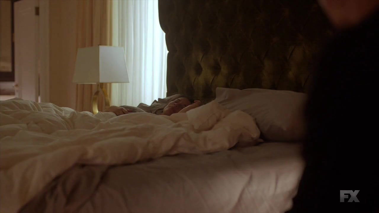 America Olivo – The Strain