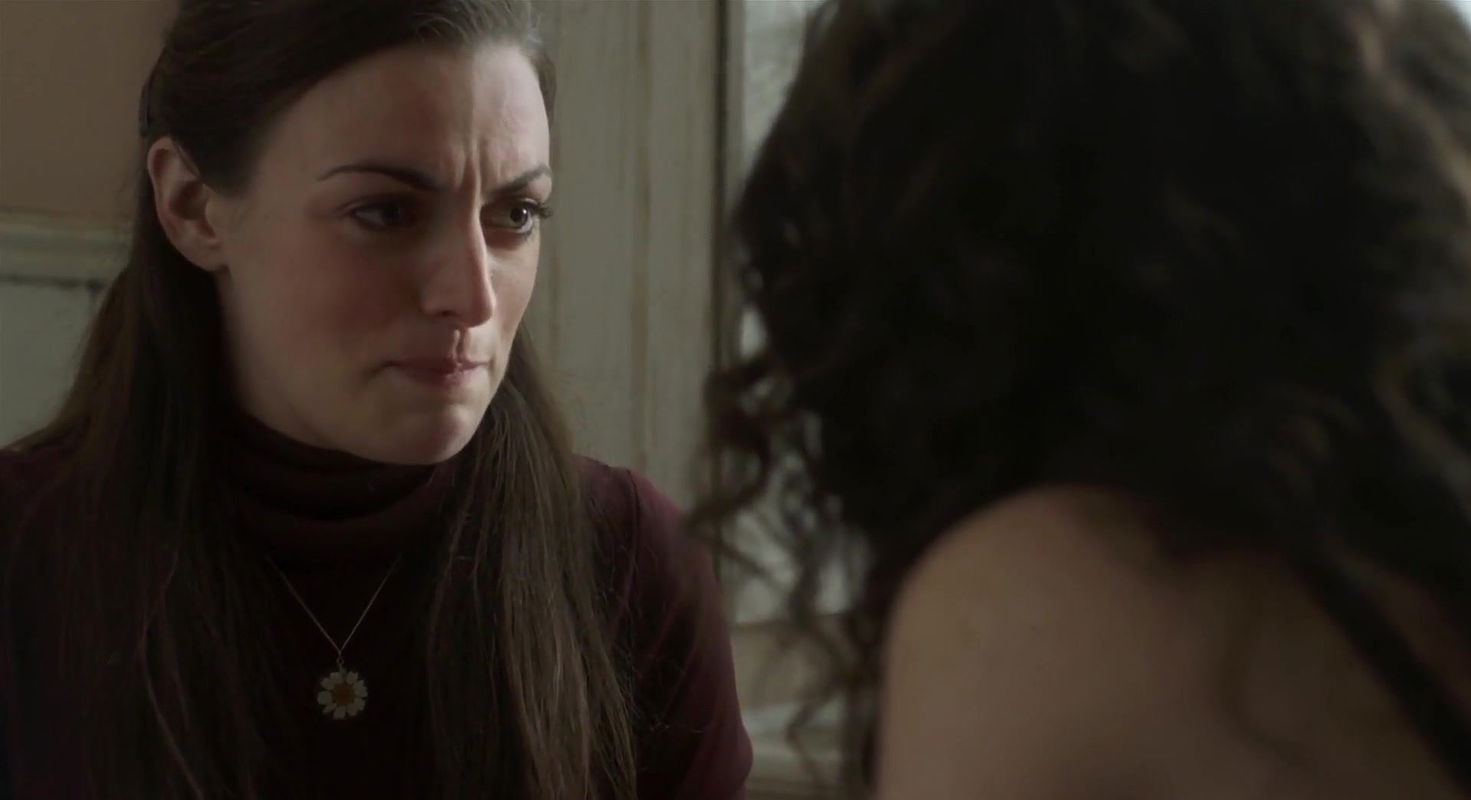 Amy Manson – estranged