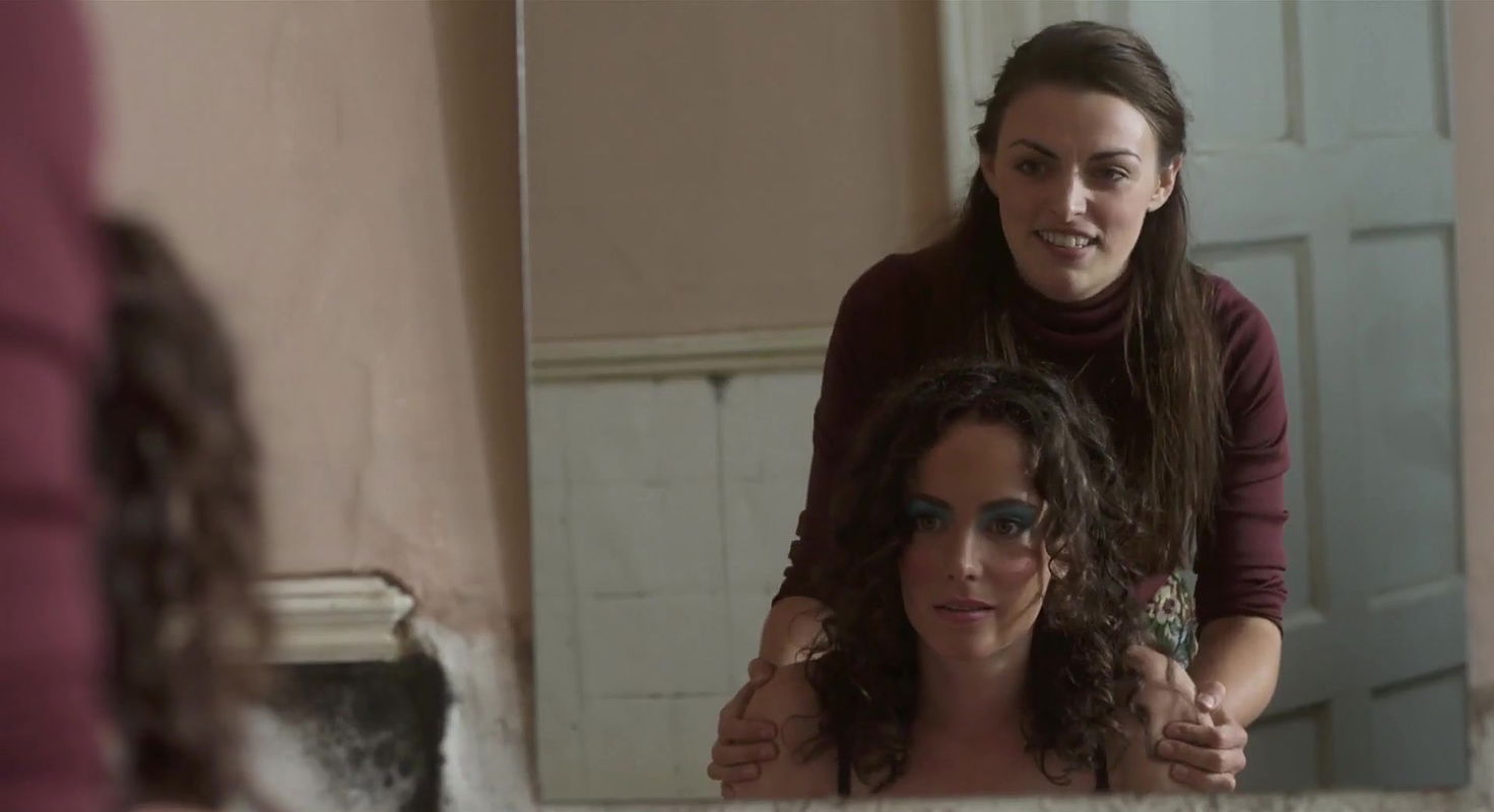 Amy Manson – estranged