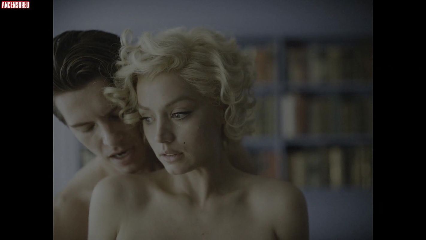 Ana de Armas – blonde ii