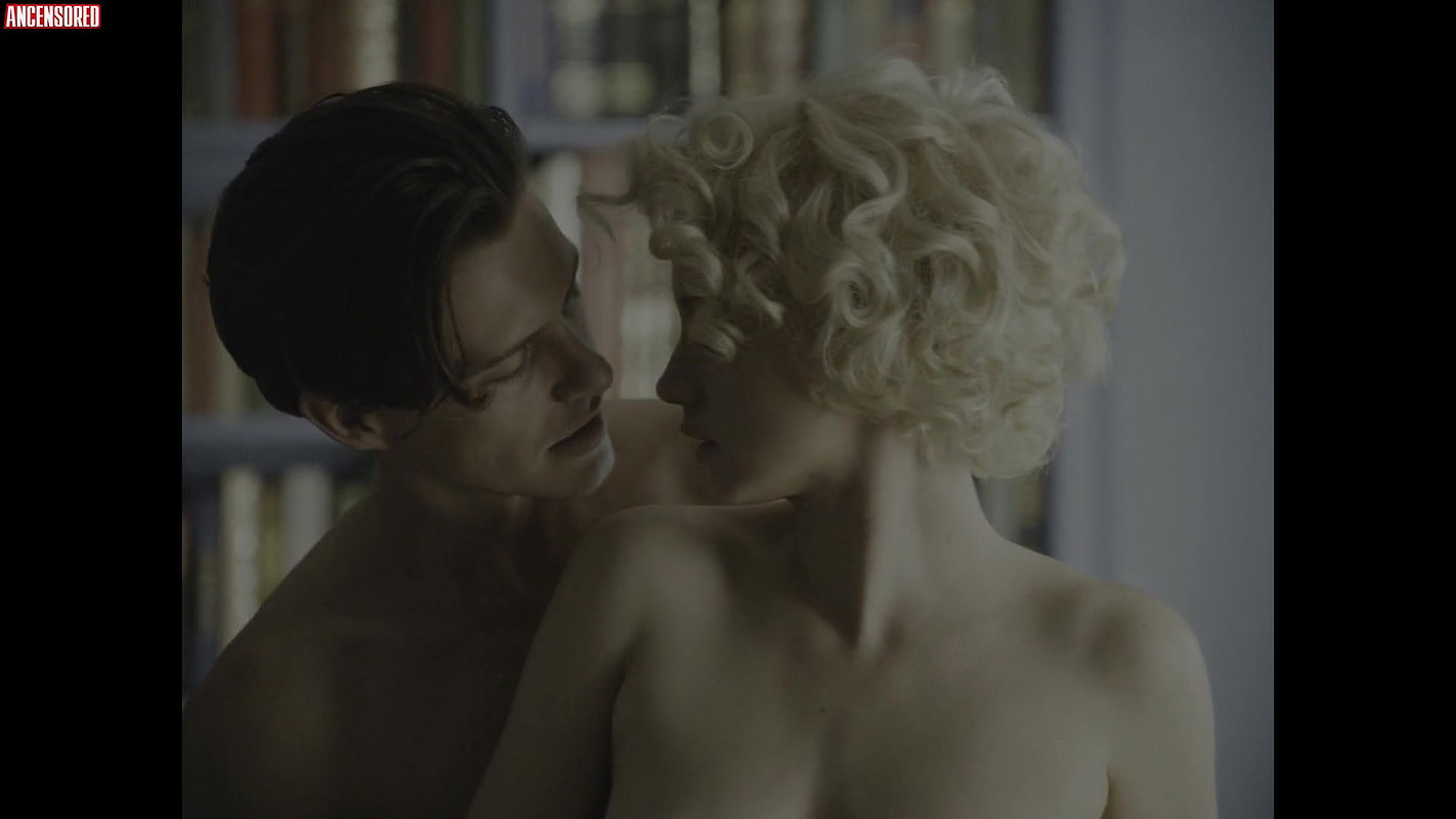 Ana de Armas – blonde ii