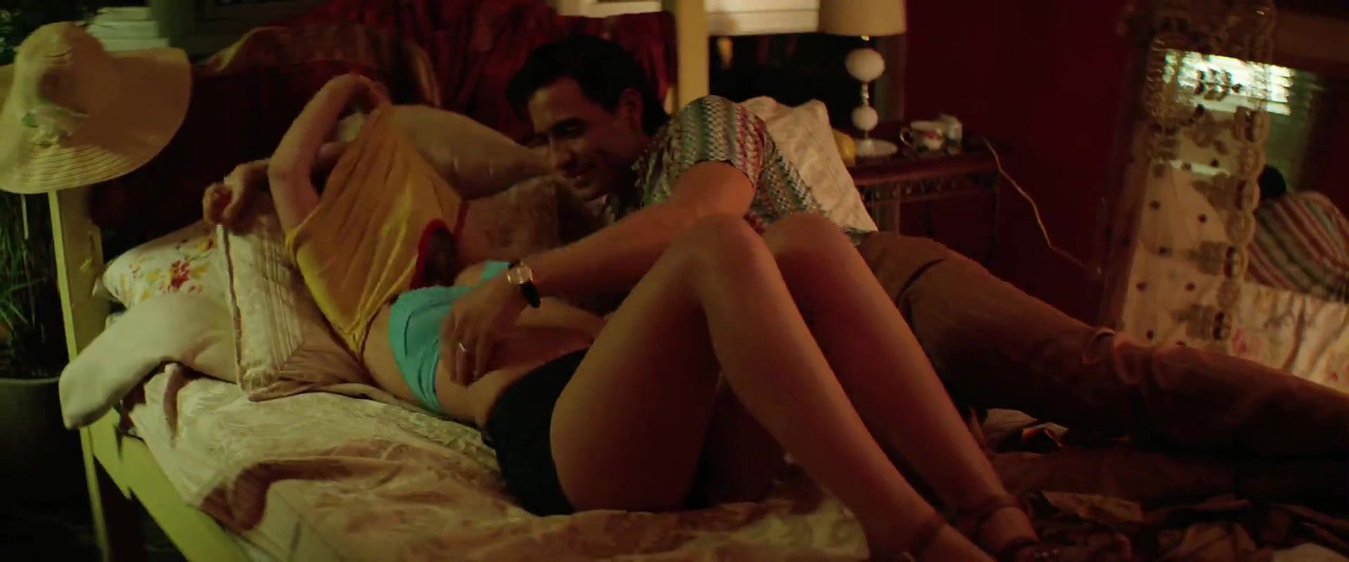 Ana de Armas – hands of stone