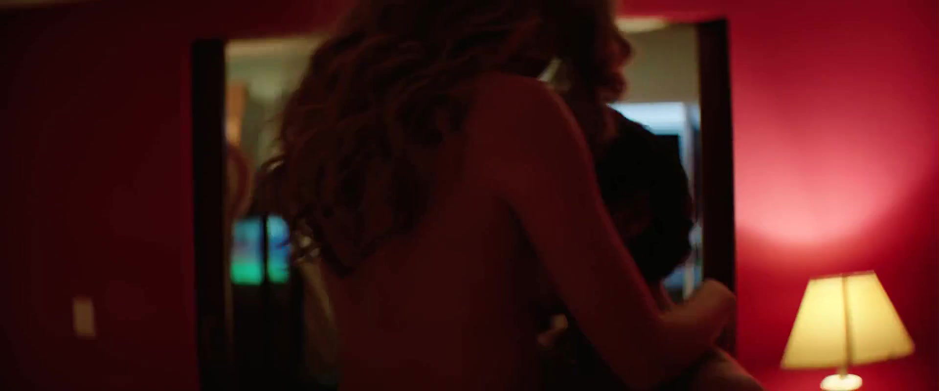 Ana de Armas – hands of stone