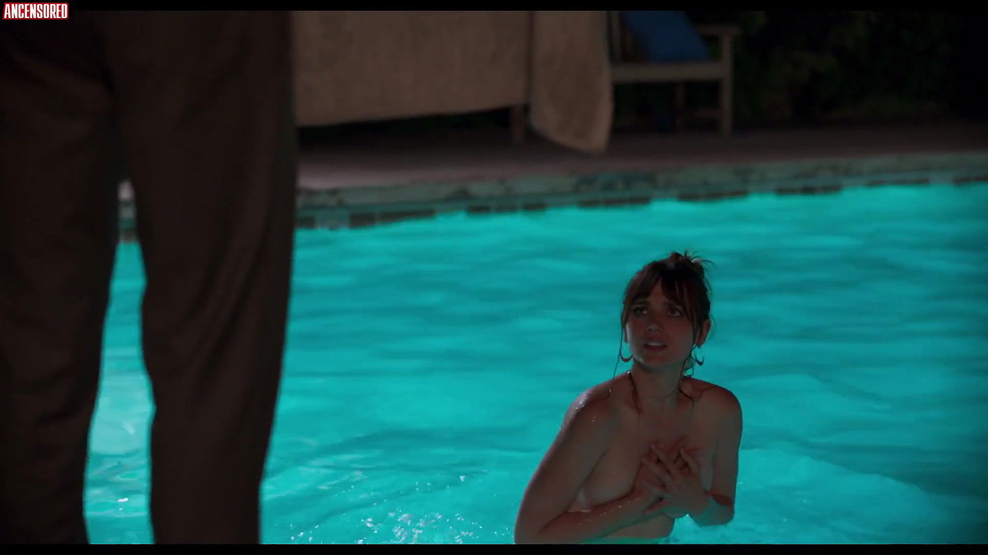 Ana de Armas – the night clerk