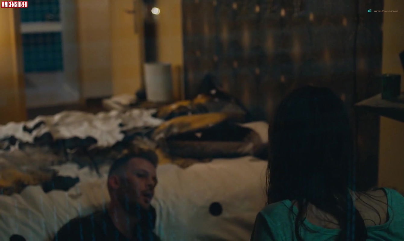 Ana Girardot – bonhomme