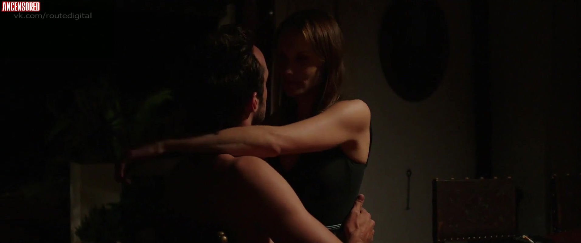 Ana Girardot – sunbeat