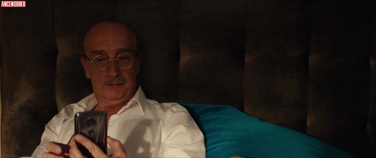 Andrea Duro – la maldicion del guapo