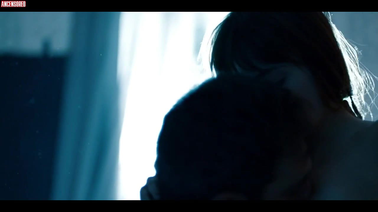 Andrea Duro – promises of sand