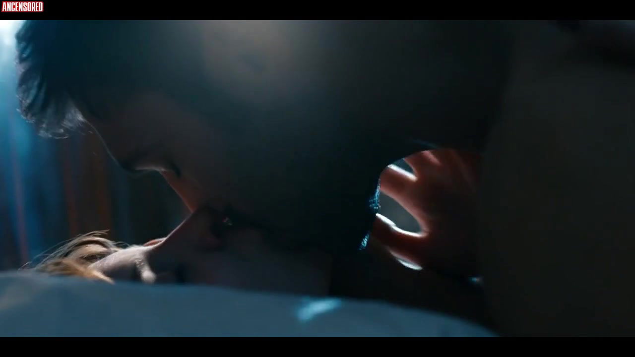 Andrea Duro – promises of sand