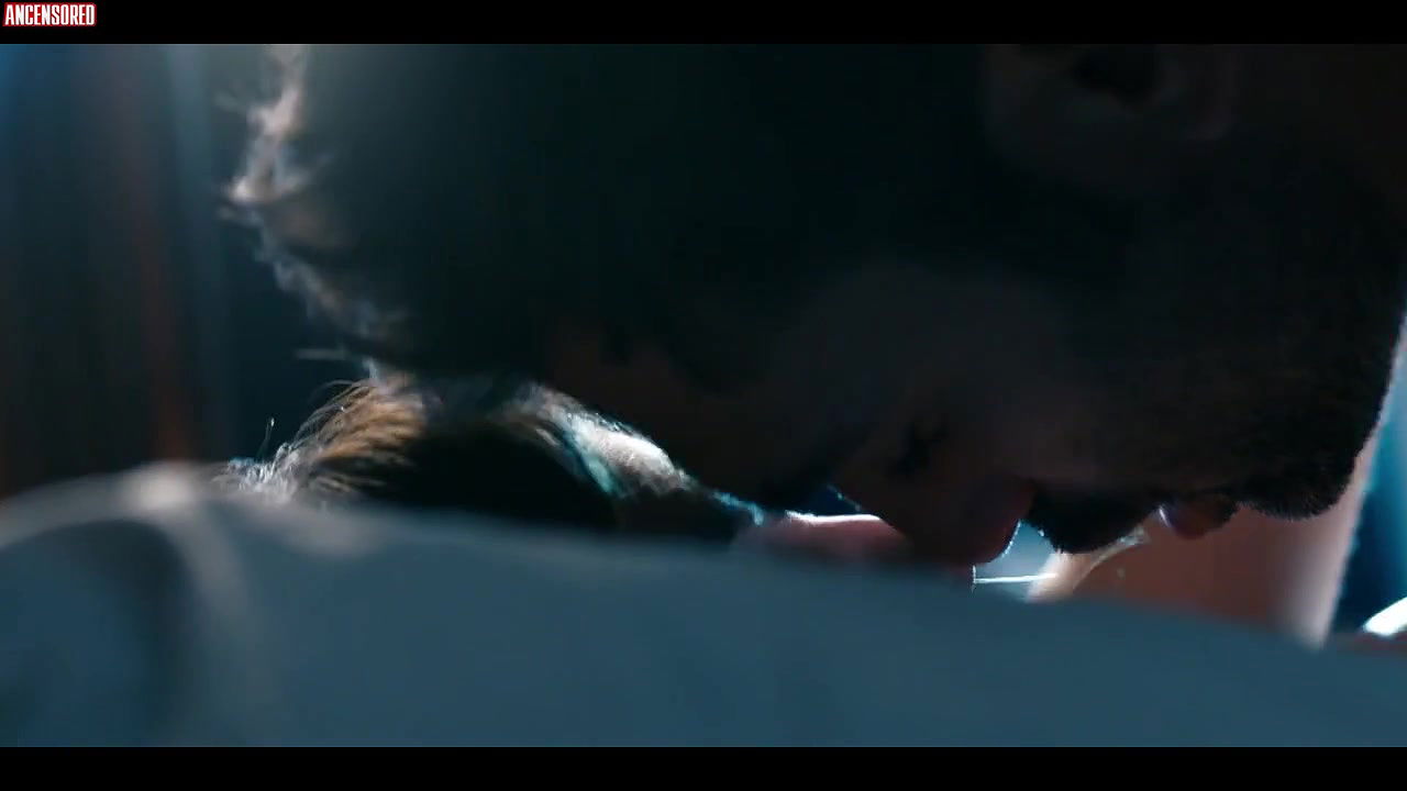 Andrea Duro – promises of sand