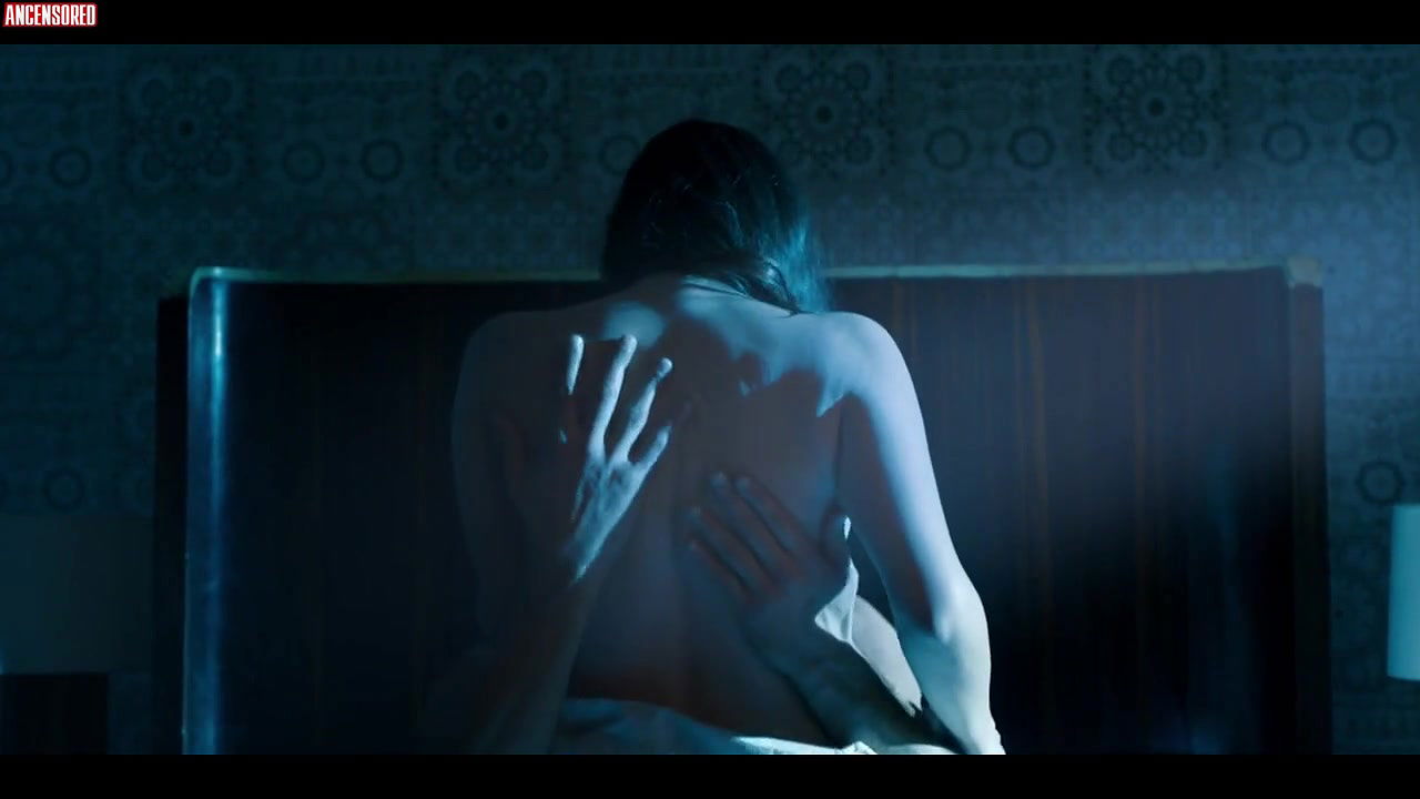 Andrea Duro – promises of sand