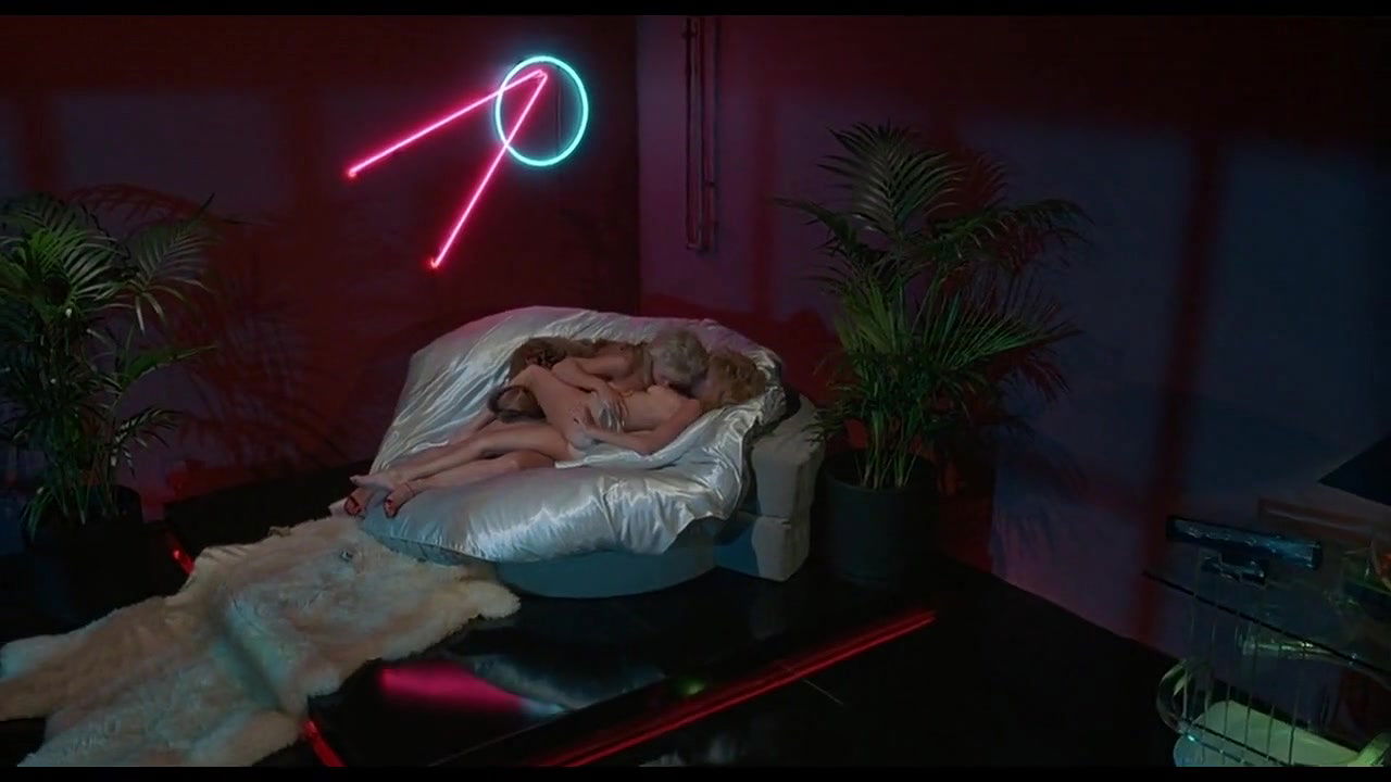 Angel Tompkins – The Naked Cage