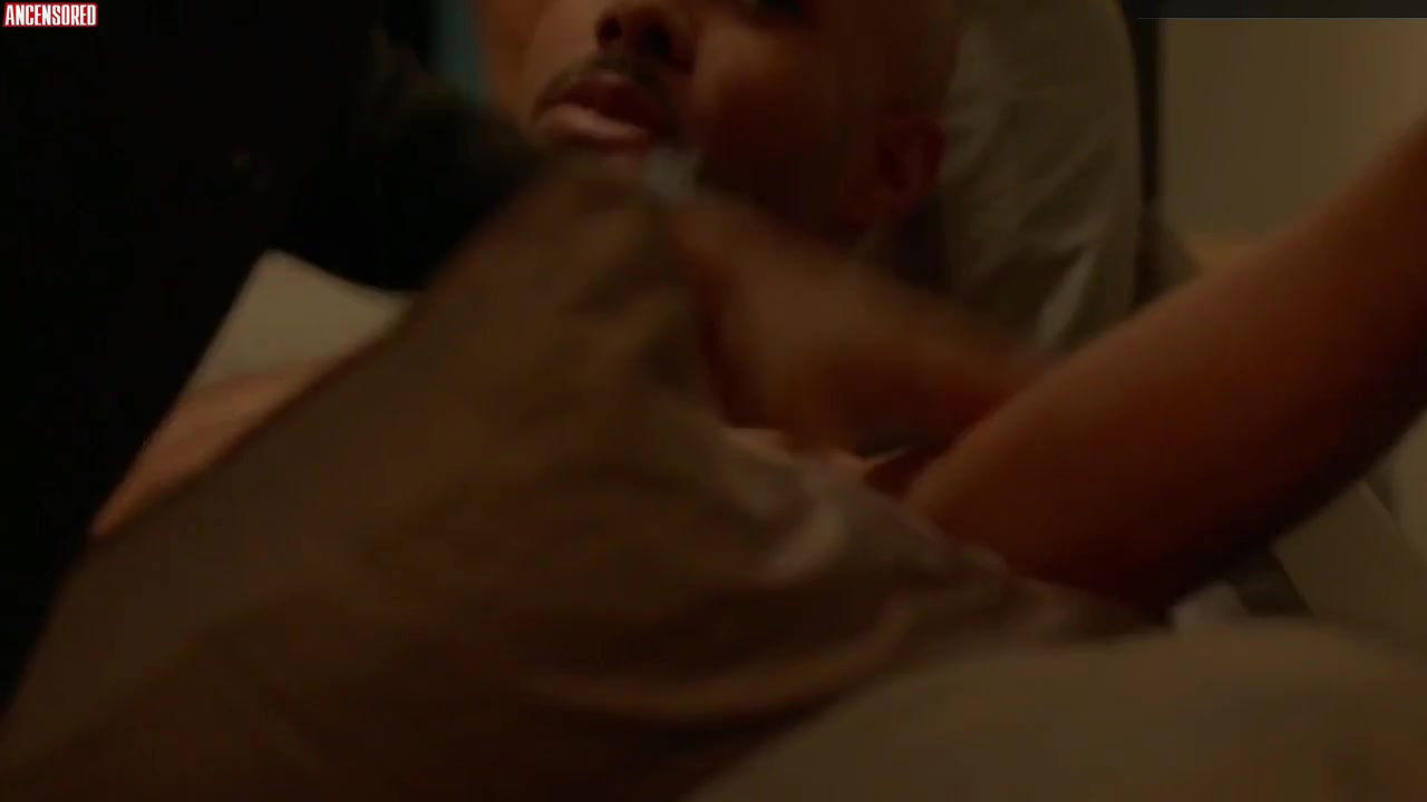 Angela Bassett – 9 1 1