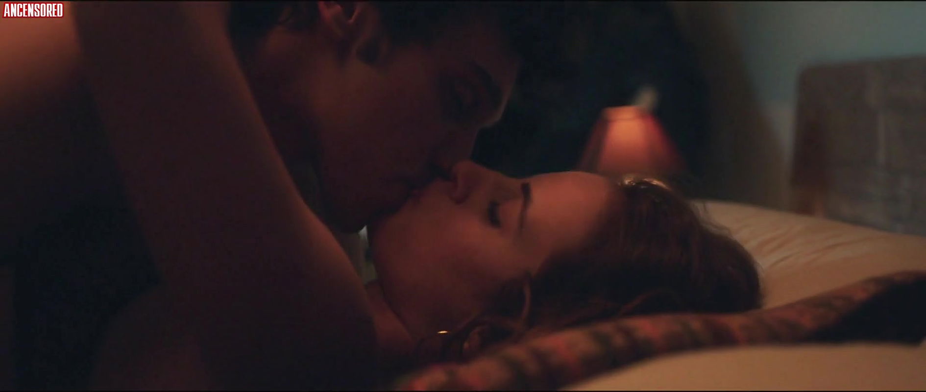 ngela curri – at night by the sea