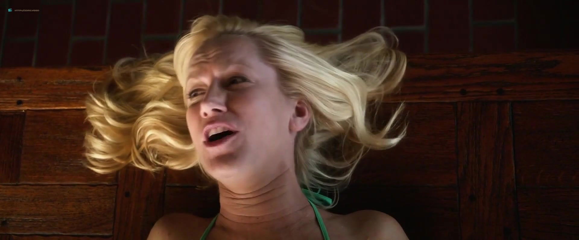 Angela Kinsey – half magic