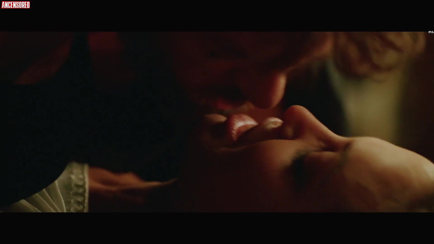 Angelina Jolie – Alexander