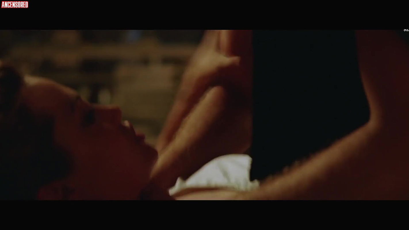 Angelina Jolie – Alexander