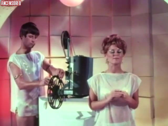 Angelique Pettyjohn – The Curious Female