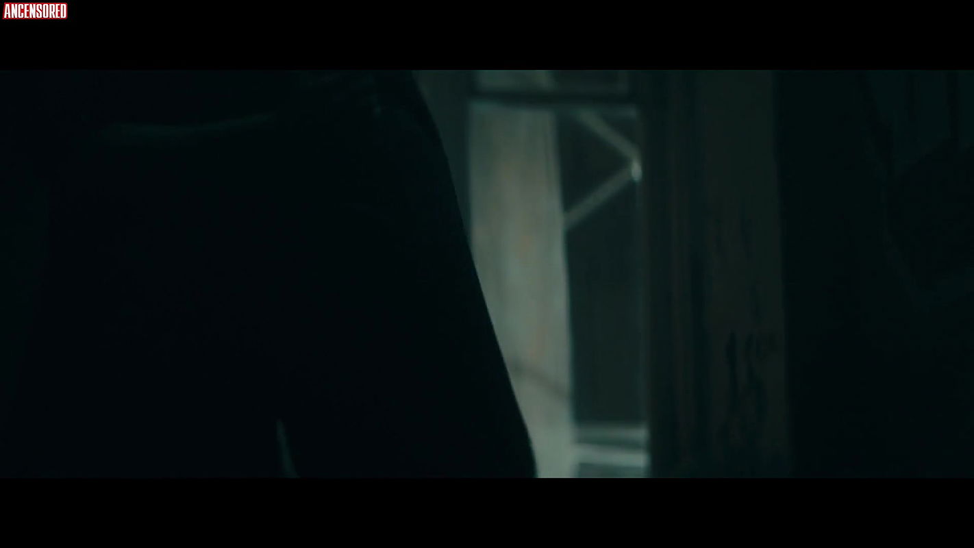 Anna Adamowicz – squat32