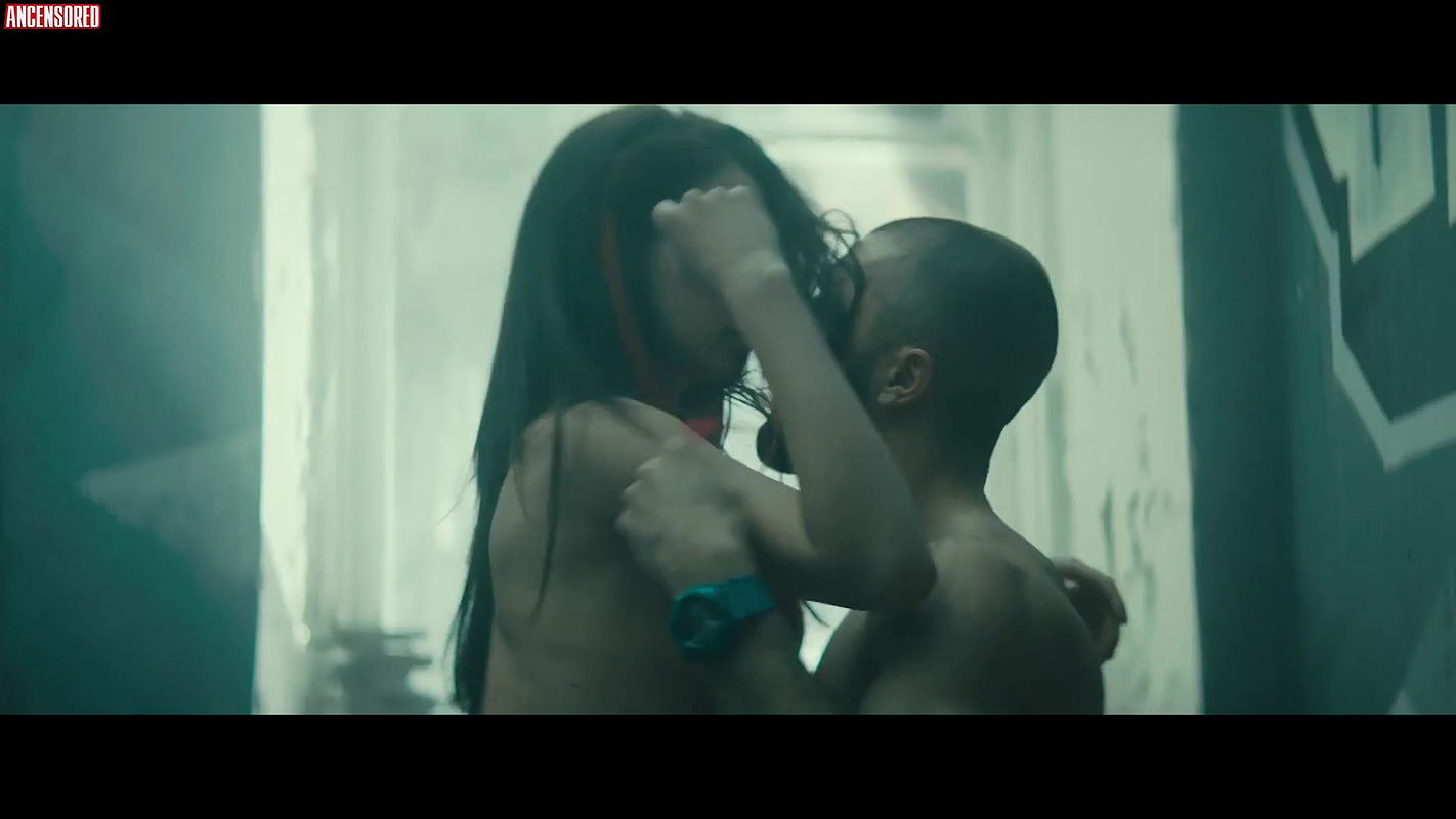 Anna Adamowicz – squat32