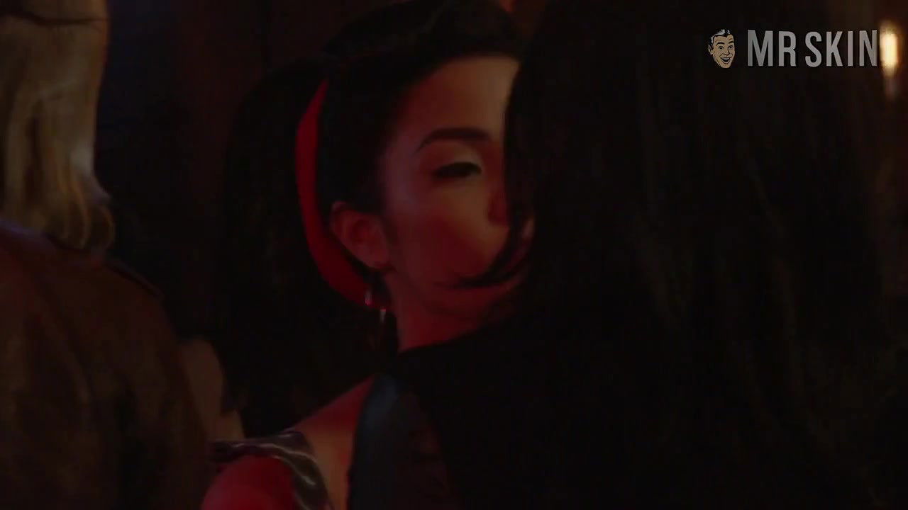 anna akana – Stitchers