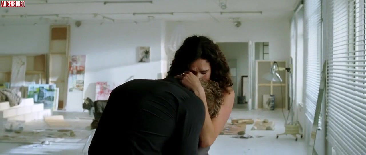 Anna Drijver – Love Life