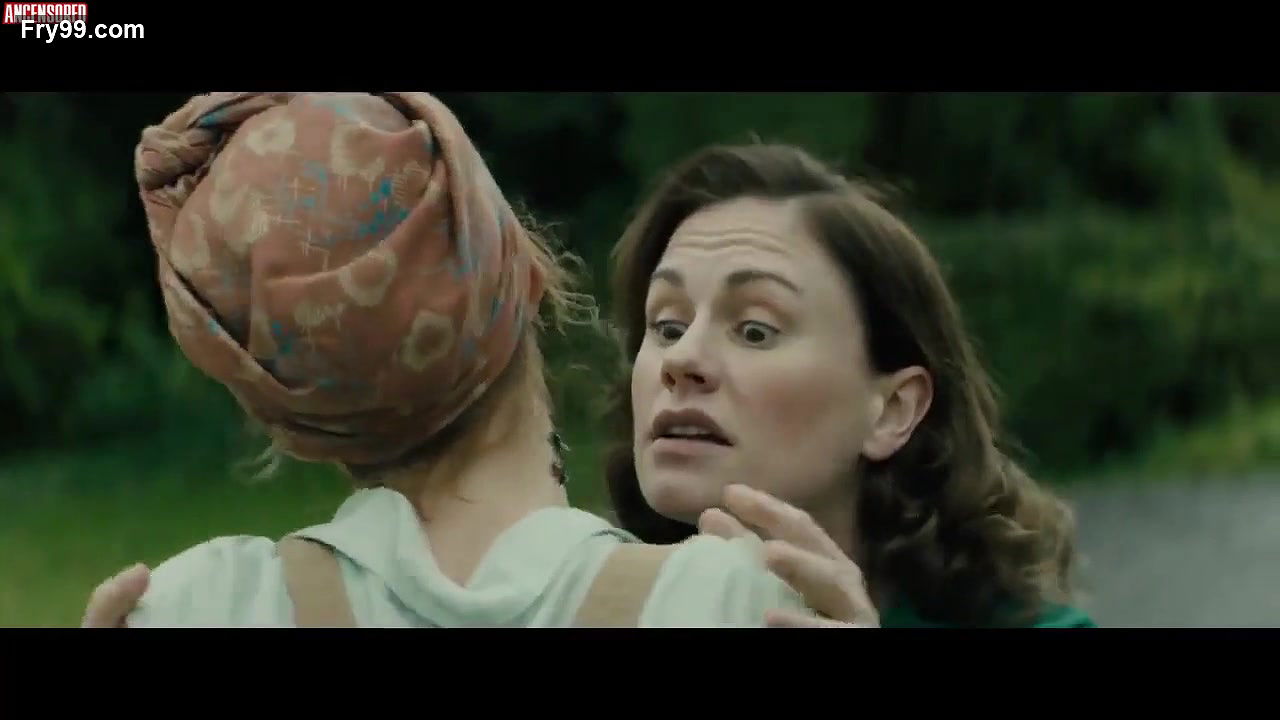 Anna Paquin – tell it to the bees