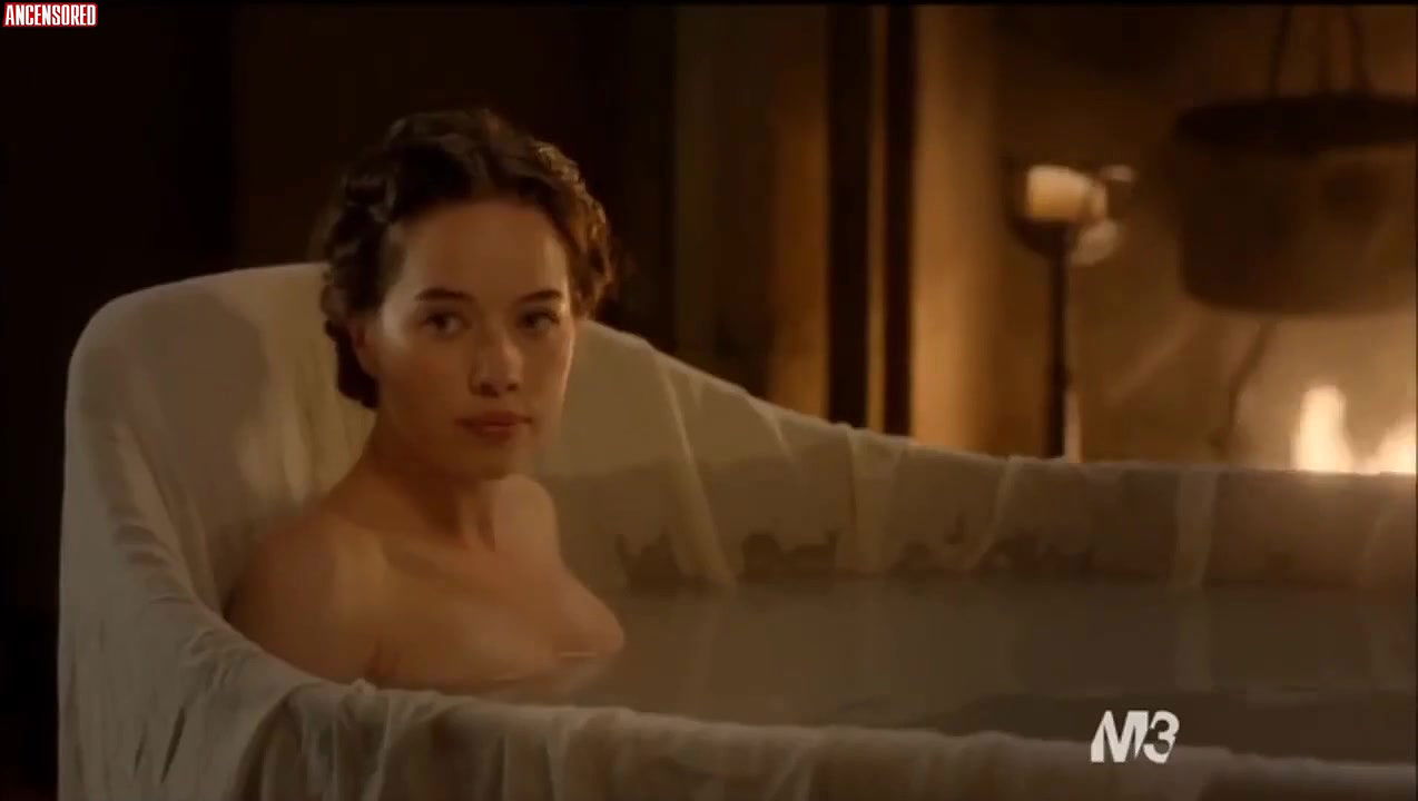 Anna Popplewell – Reign