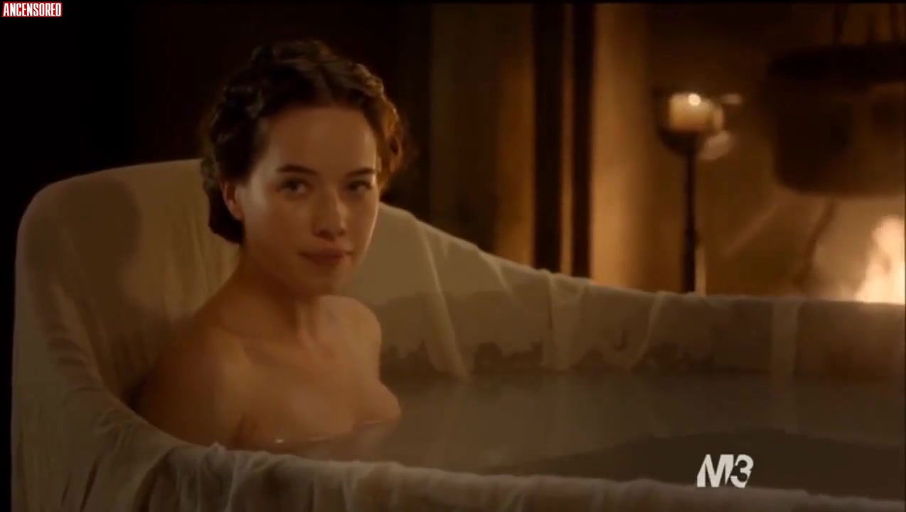 Anna Popplewell – Reign