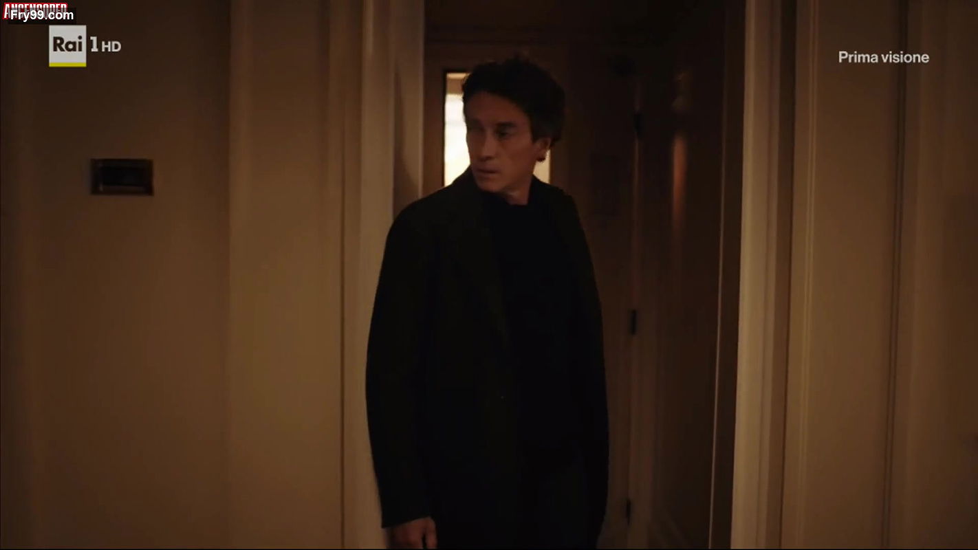 Anna Valle – the company of the swan