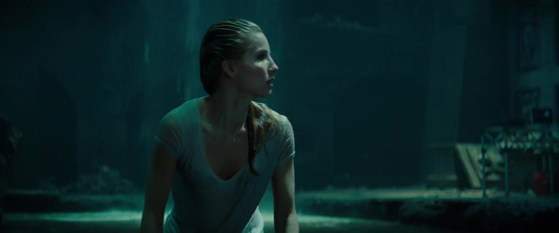 Annabelle Wallis – the mummy